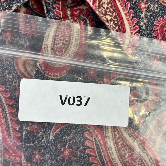 Tommy Hilfiger Men's LS Paisley Button Down Shirt - Picture 7 of 7